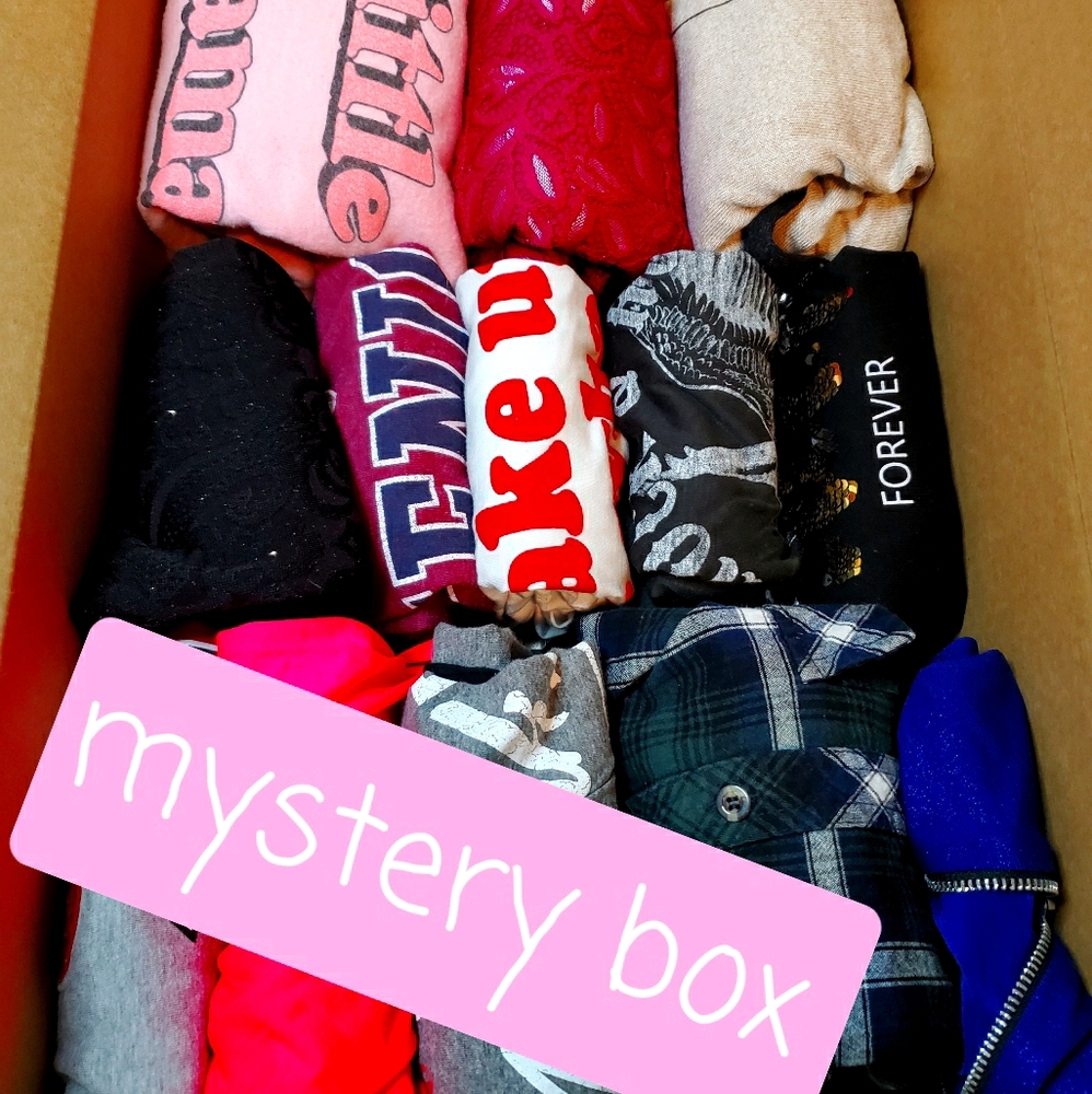 Mystery box - 13 tops size small